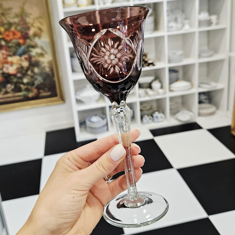 1Stück. Eleganter handgeschnitzter tulpenförmiger Kristallkelch (190ml –