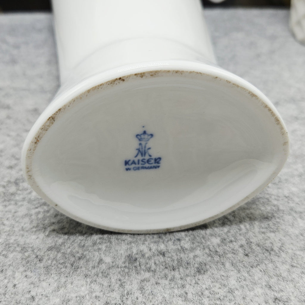 Weiße Porzellanvase „Ak KAISER“ mit einzigartigem Design (27,5 cm) –